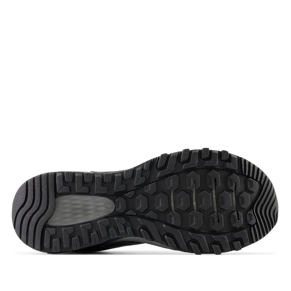 Boty New Balance MT410LB8 - šedivé