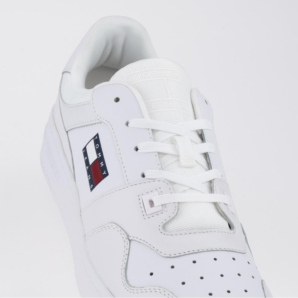 Boty Tommy Jeans Retro Basket EM0EM00955-YBR - bílé