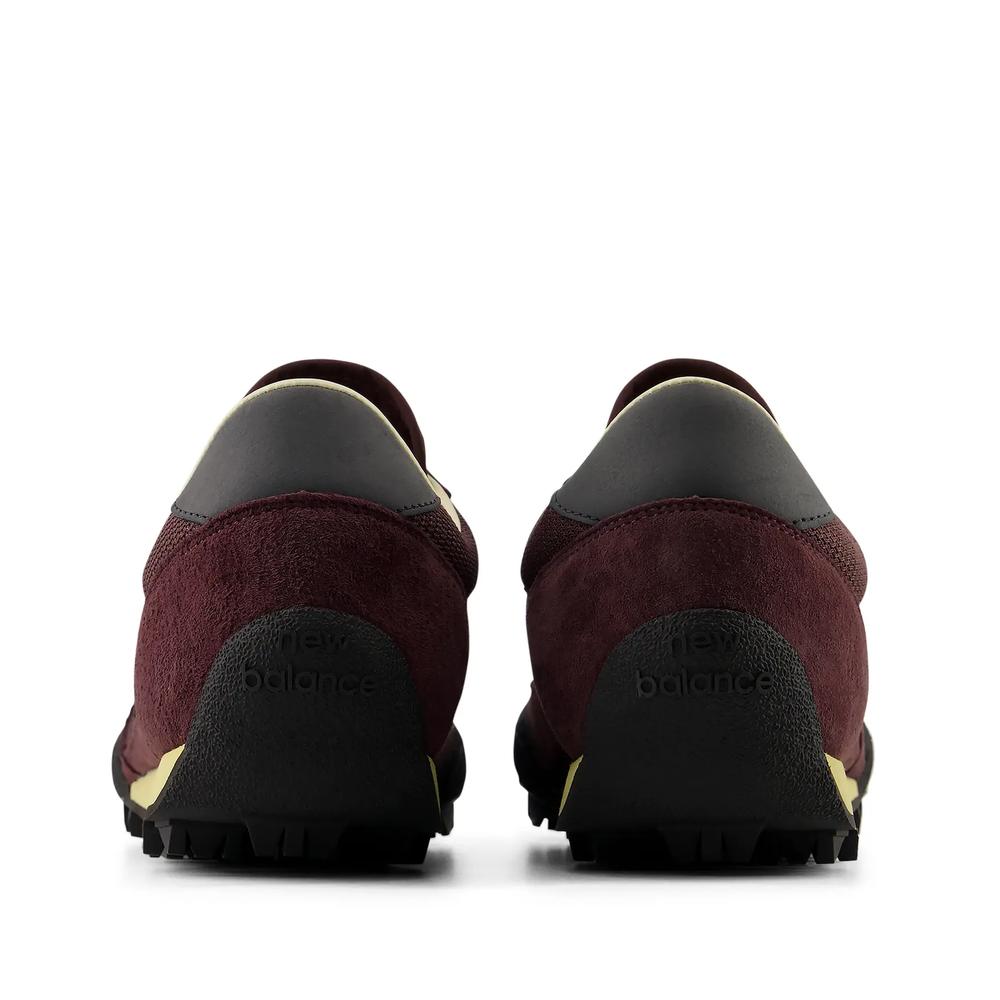 Boty unisex New Balance Gator Run UGTR737 - hnědé