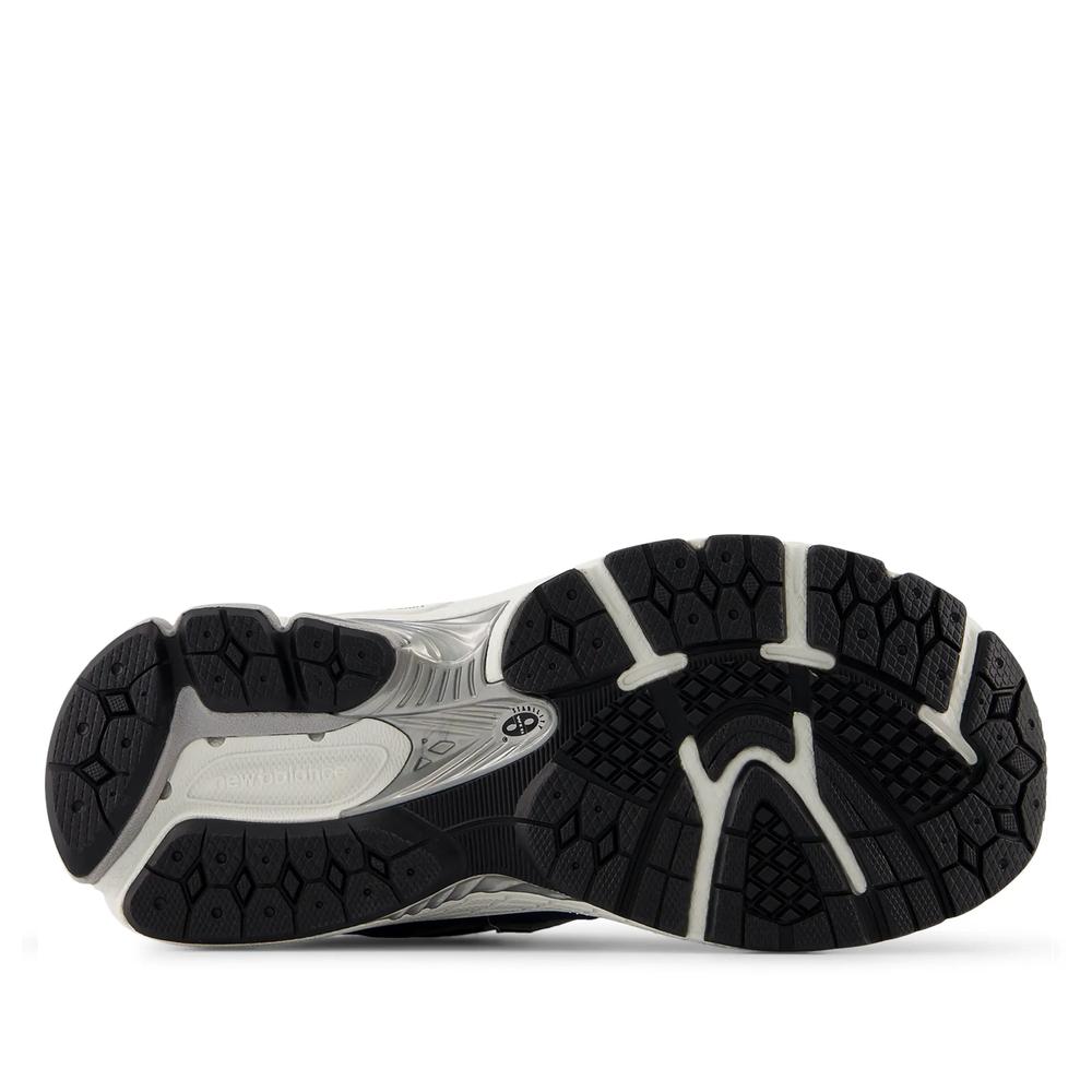 Dětské boty New Balance PC2002PQ - tmavě modrě