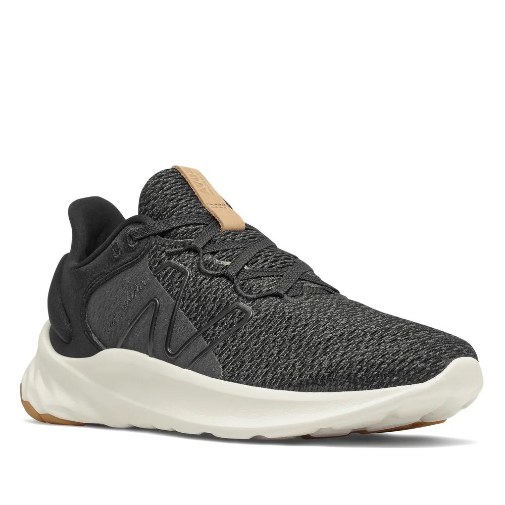 Boty New Balance Fresh Foam Roav v2 WROAVLK2 - černé