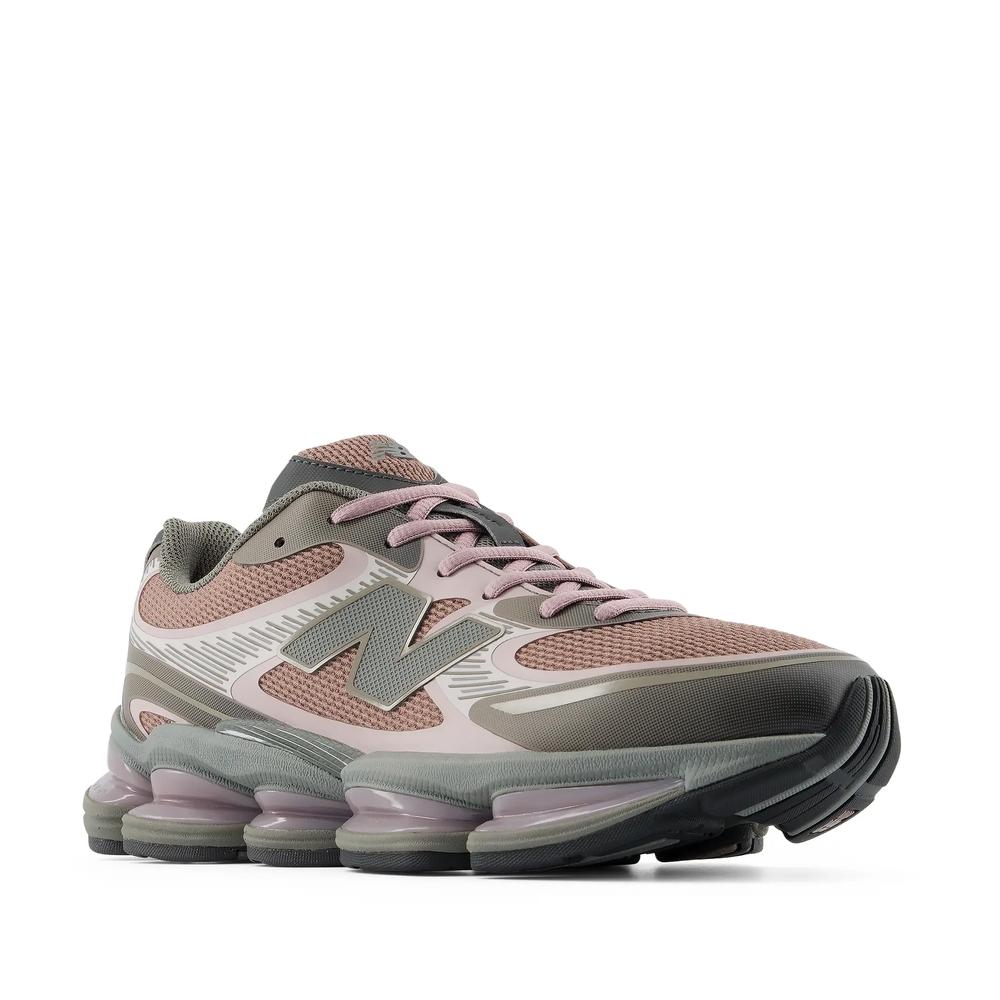 Unisex boty New Balance U20002T8 - hnědé