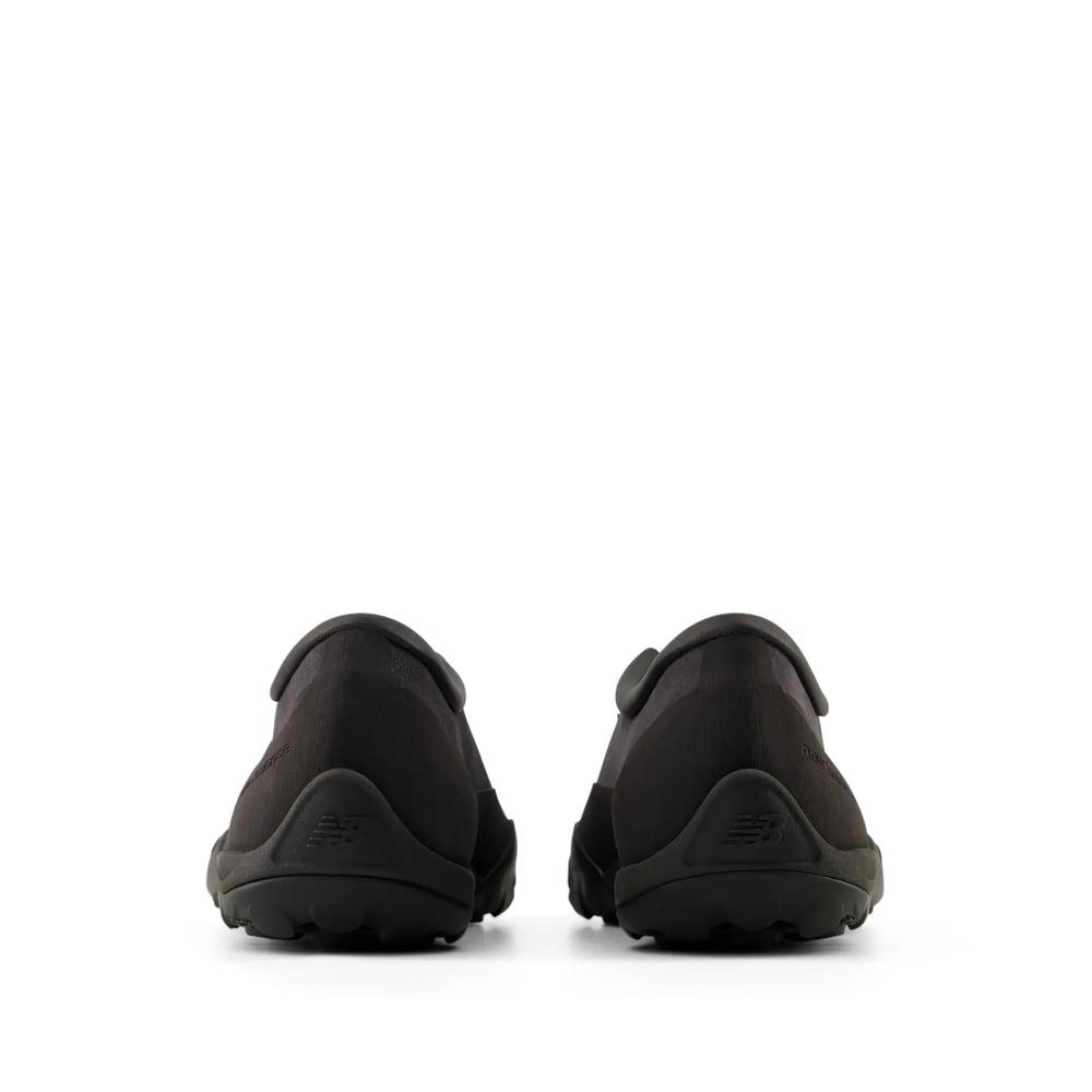 Unisex boty New Balance Minimus MT10T364 - černé